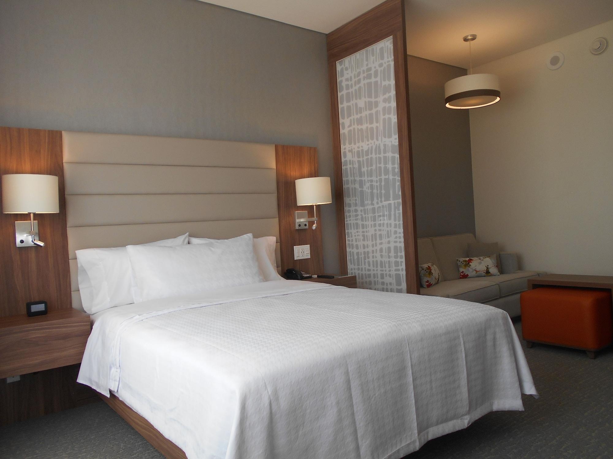 Fiesta Inn Suites Aeropuerto Del Bajio Silao Extérieur photo