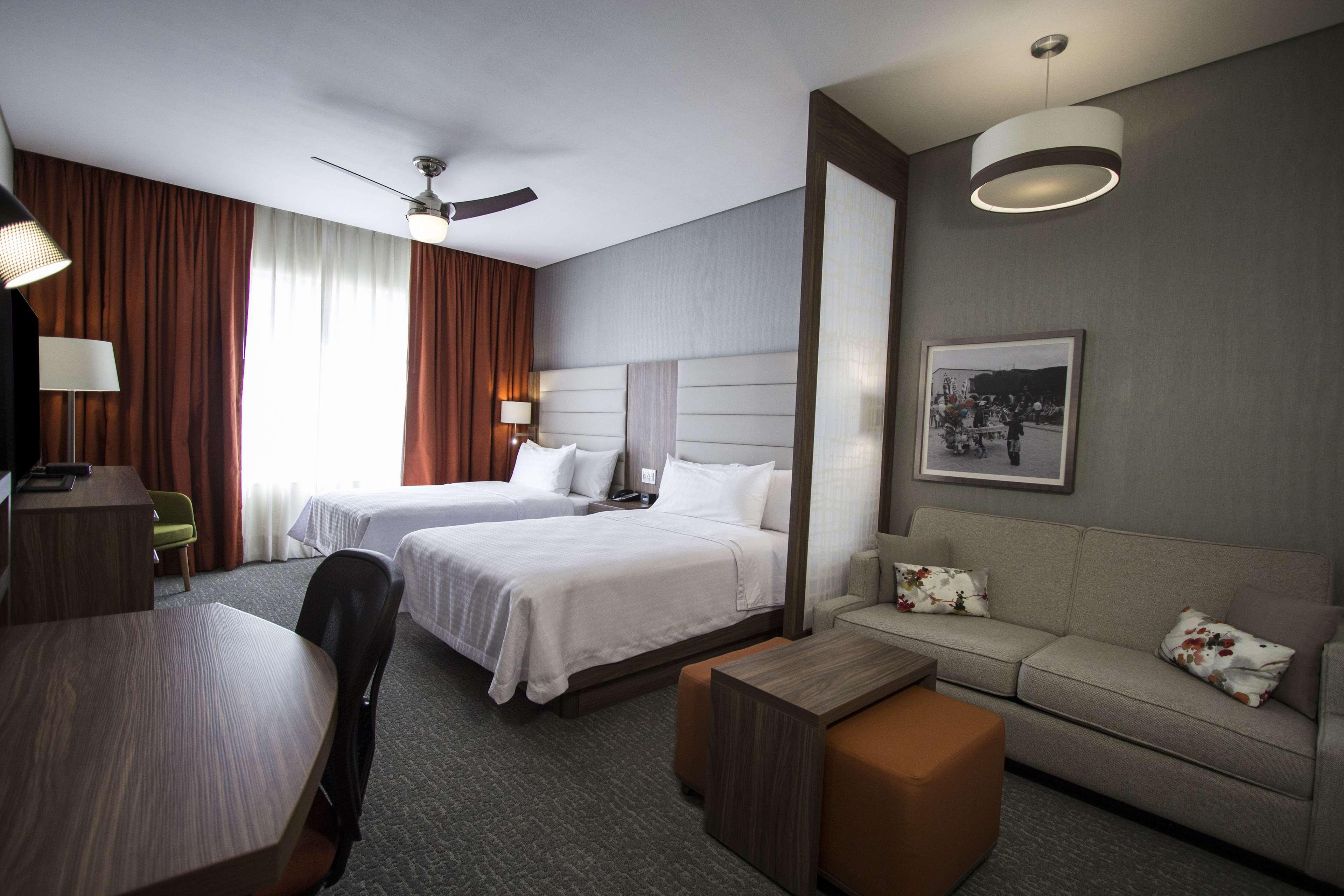 Fiesta Inn Suites Aeropuerto Del Bajio Silao Extérieur photo