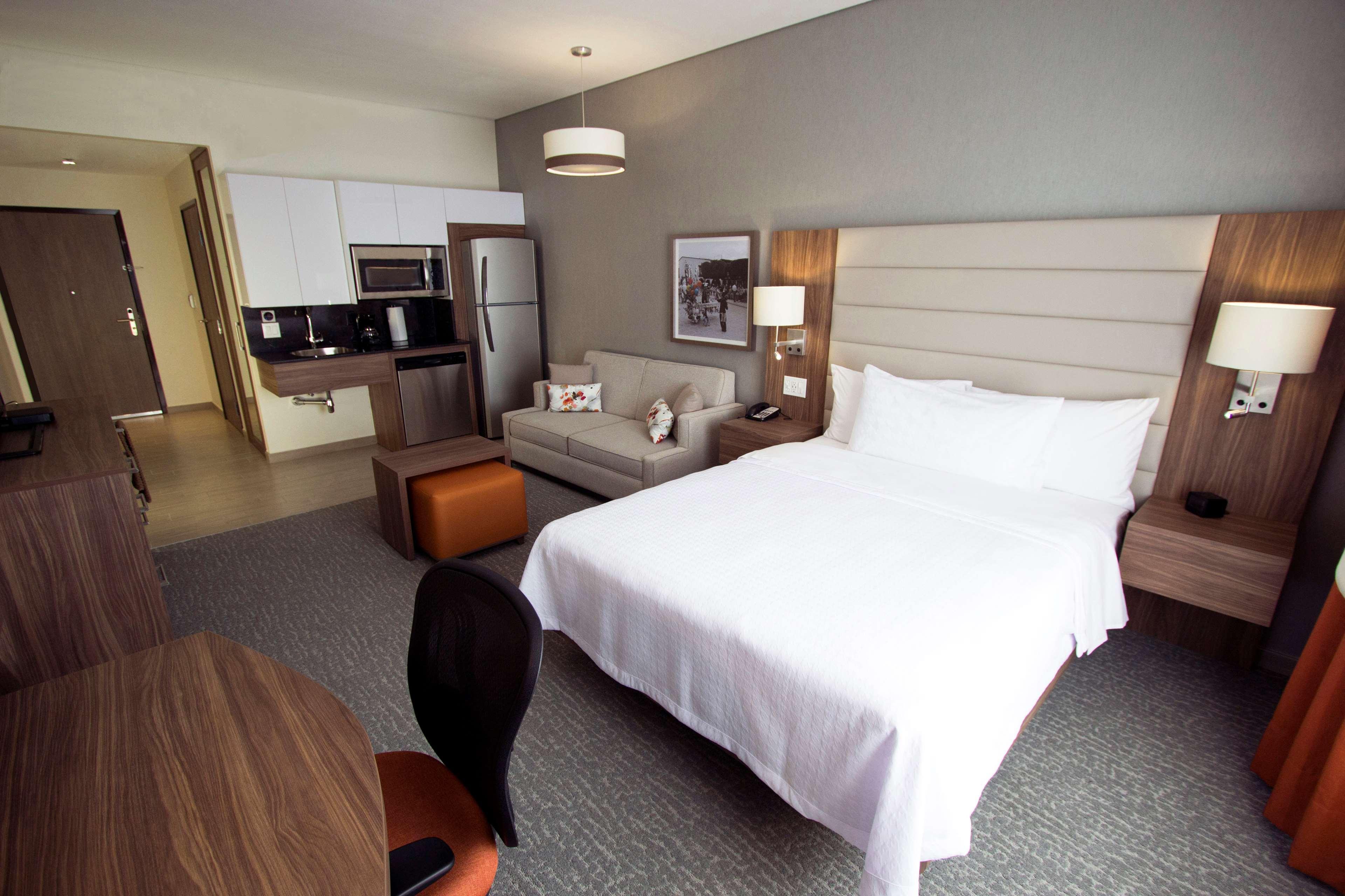 Fiesta Inn Suites Aeropuerto Del Bajio Silao Extérieur photo