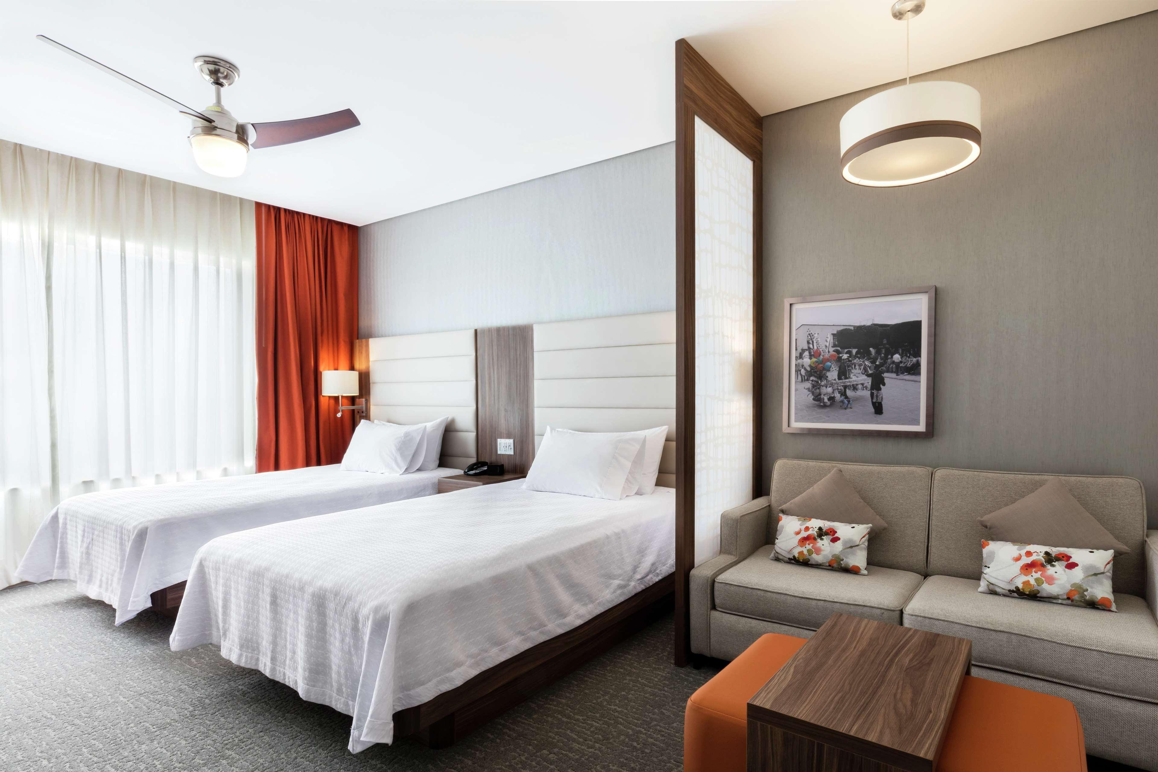 Fiesta Inn Suites Aeropuerto Del Bajio Silao Extérieur photo