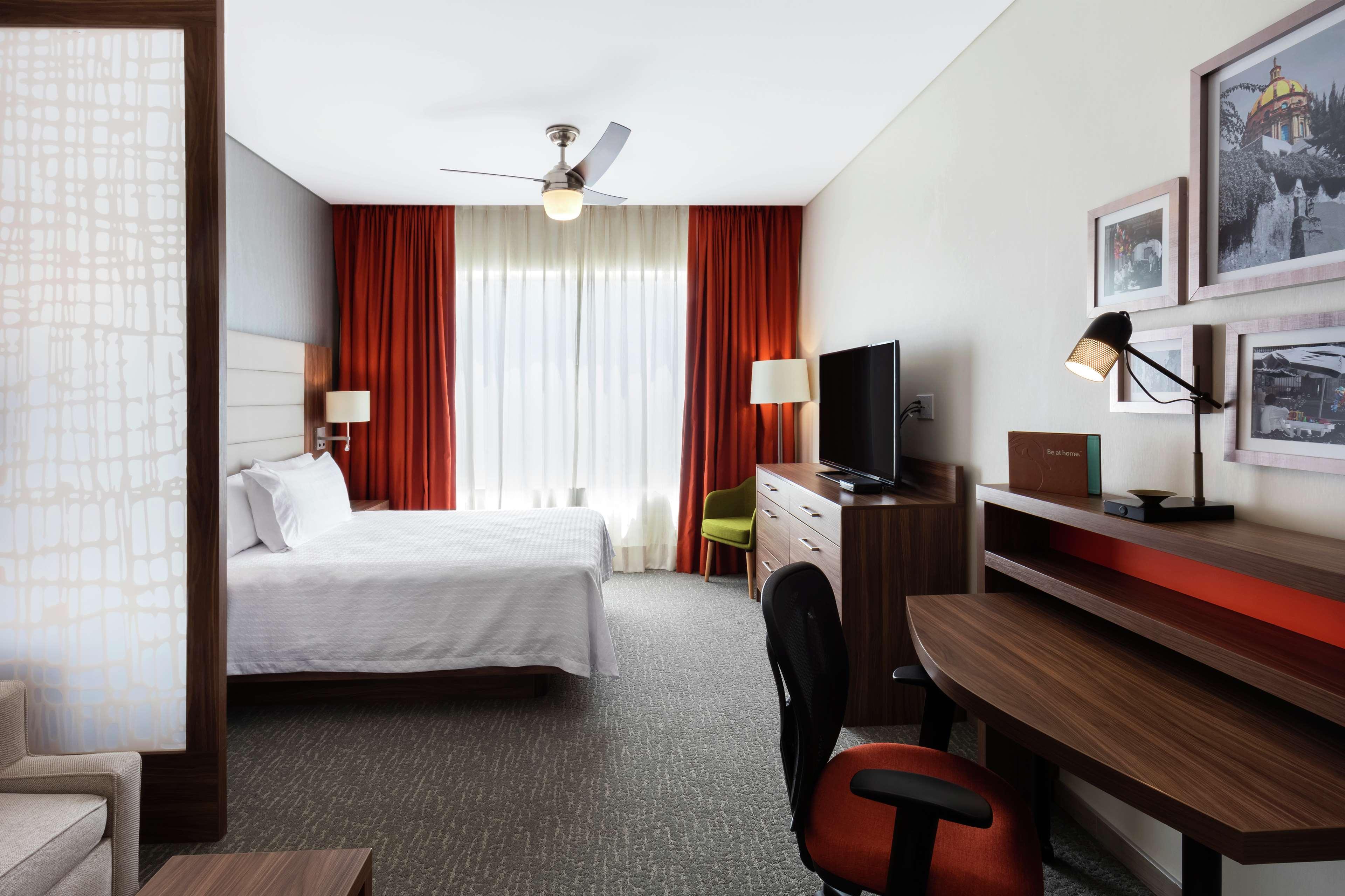 Fiesta Inn Suites Aeropuerto Del Bajio Silao Extérieur photo