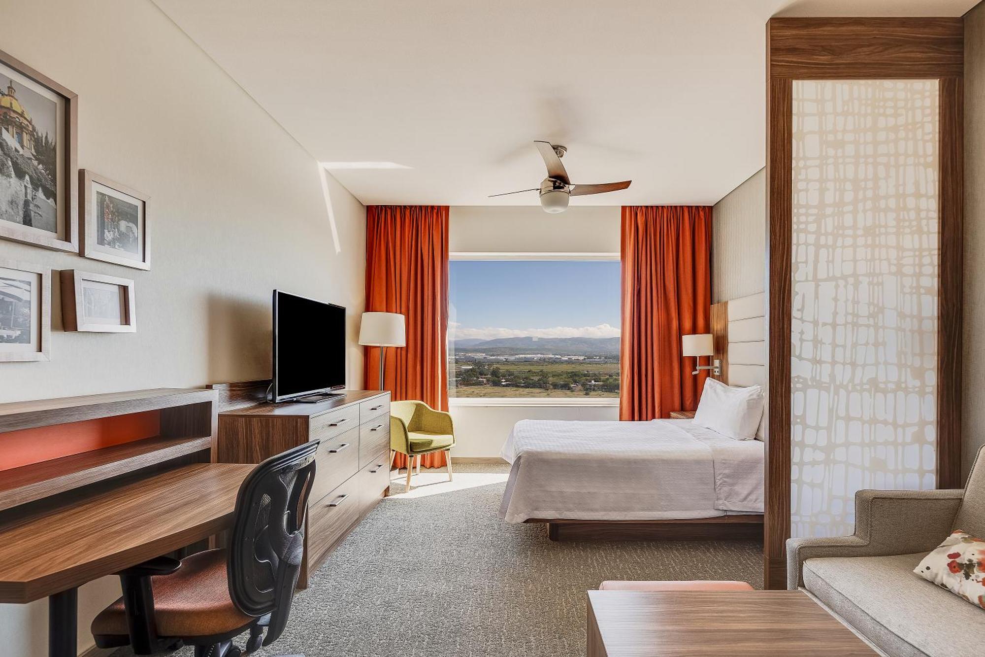 Fiesta Inn Suites Aeropuerto Del Bajio Silao Extérieur photo