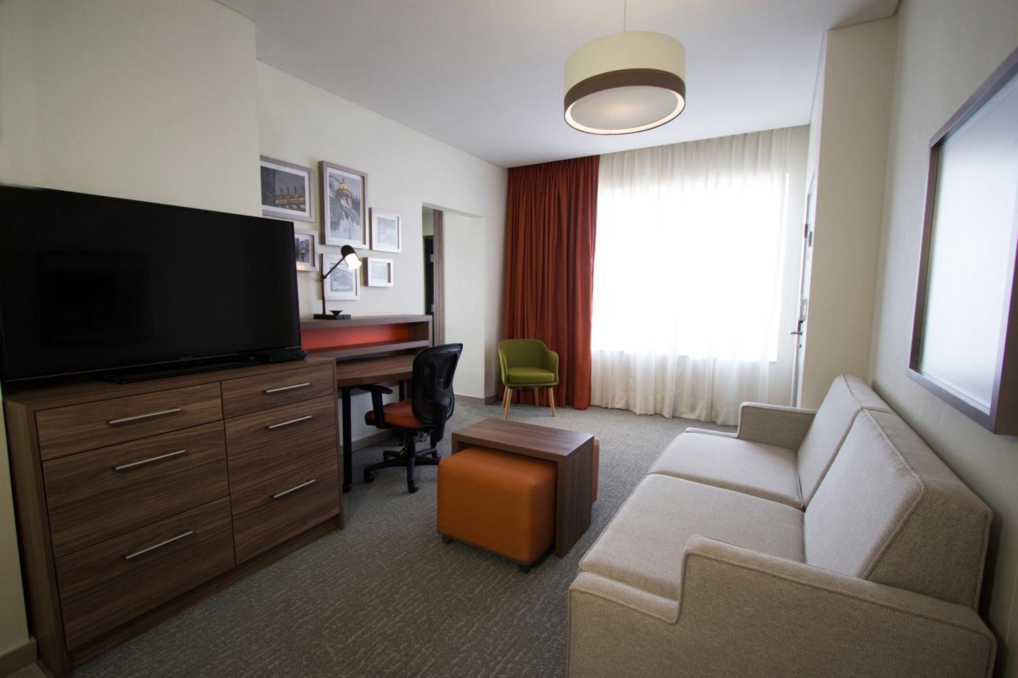 Fiesta Inn Suites Aeropuerto Del Bajio Silao Extérieur photo
