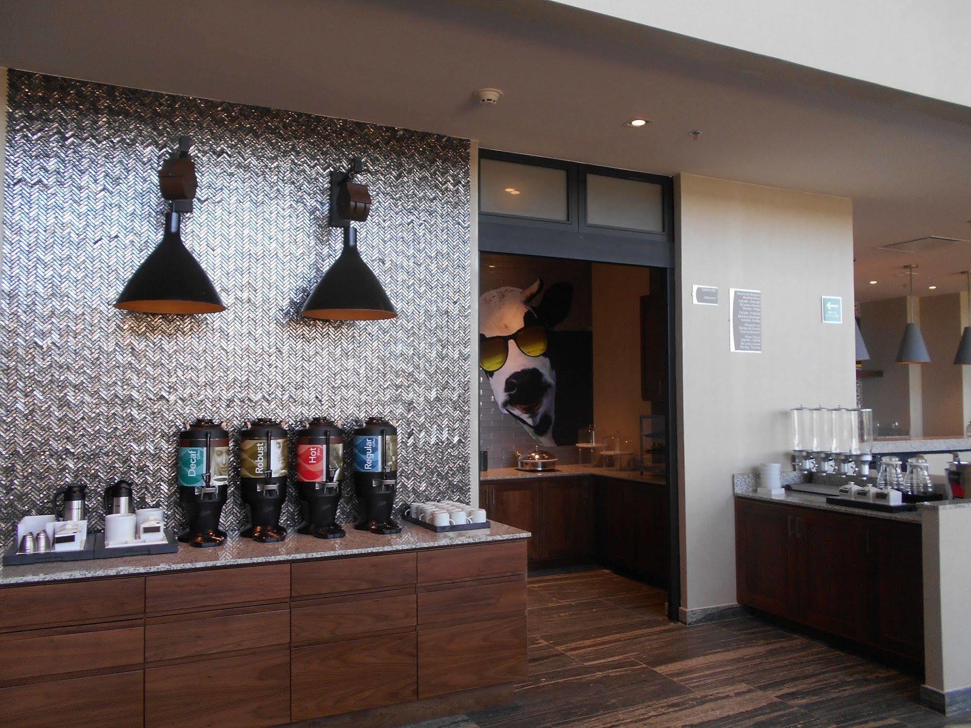 Fiesta Inn Suites Aeropuerto Del Bajio Silao Extérieur photo